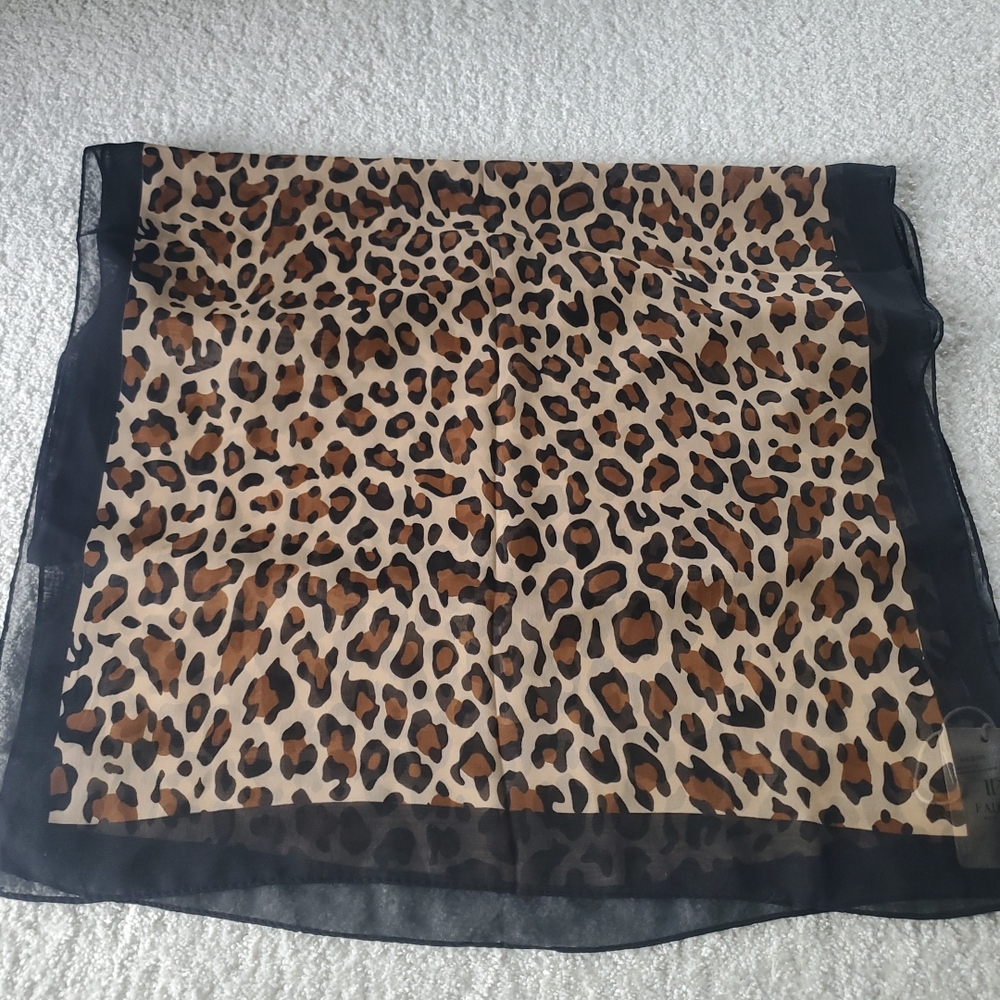 Fadivo NY Leopard Print Sheer Rectangular Scarf Wrap